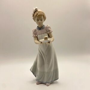 SOLD LLADRO Happy Birthday Figurine #5429
